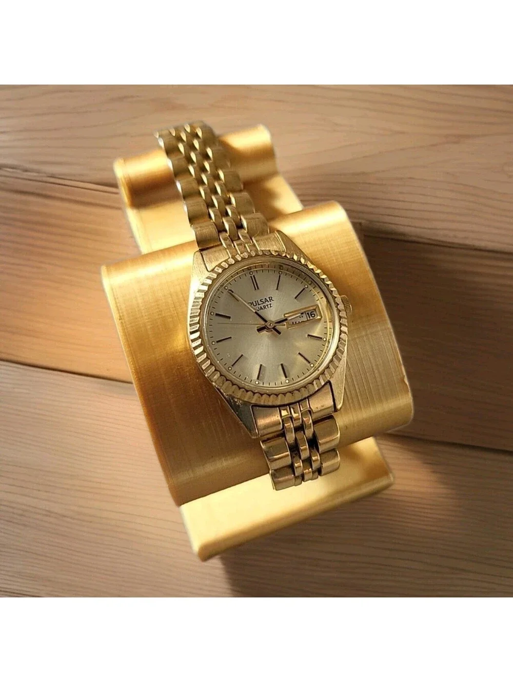 Pulsar Watch Women's Vintage Day Date Analog Quartz Gold Tone 25mm 6.5